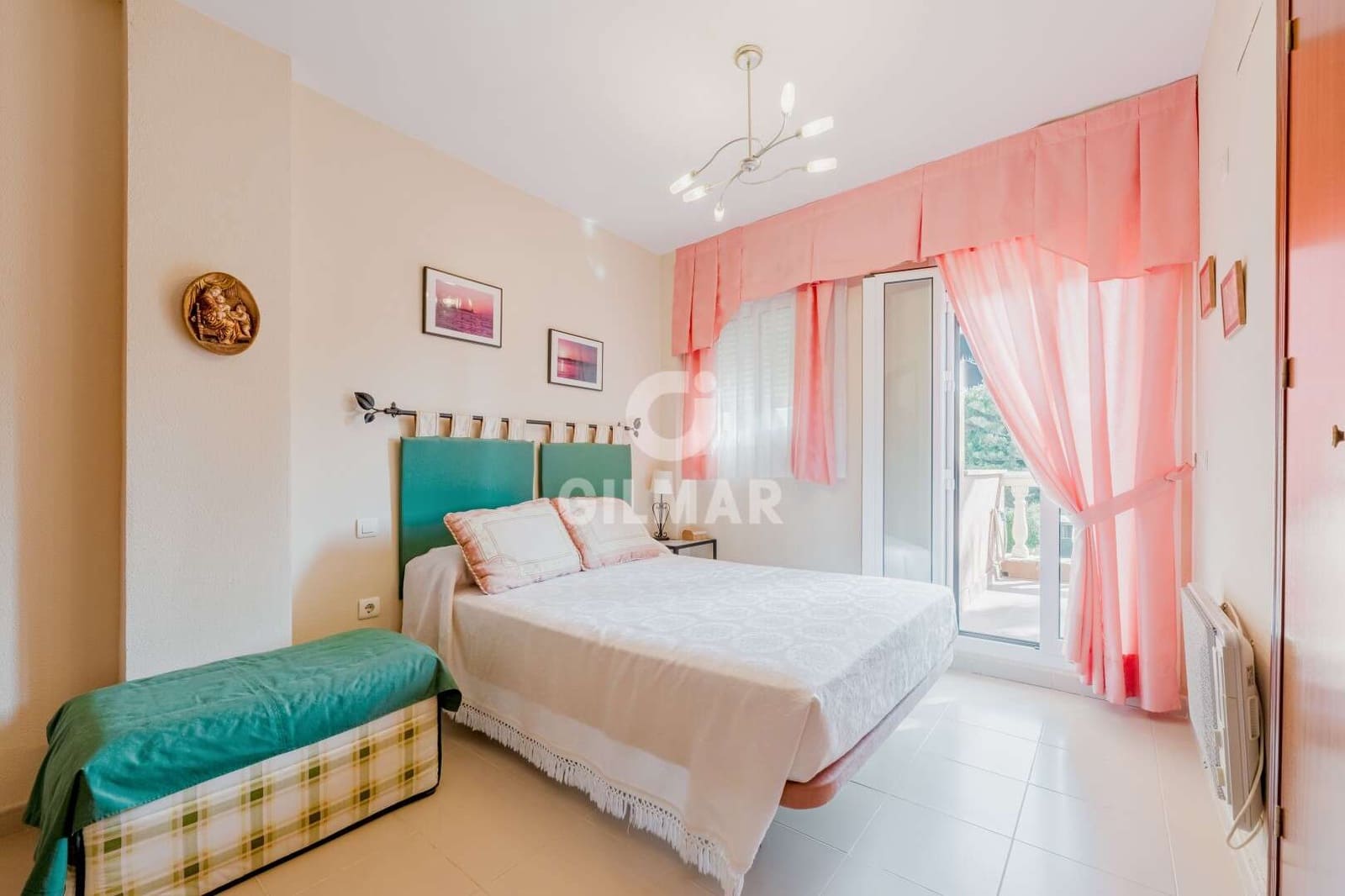 5 bedroom Villa for sale in Conil de la Frontera with garage - € 995,000 (Ref: 10019988)