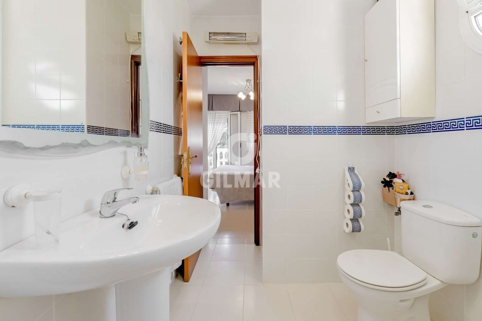 5 bedroom Villa for sale in Conil de la Frontera with garage - € 995,000 (Ref: 10019988)