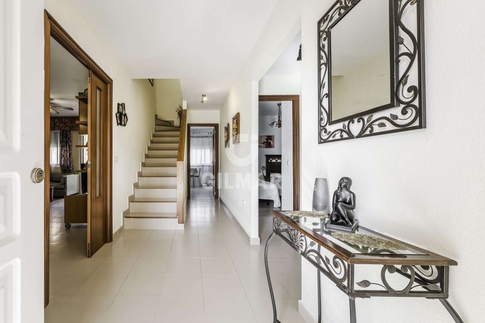 5 bedroom Villa for sale in Conil de la Frontera with garage - € 995,000 (Ref: 10019988)