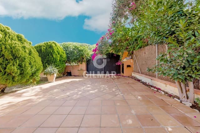 5 slaapkamer Villa te koop in Conil de la Frontera met garage - € 995.000 (Ref: 10019988)