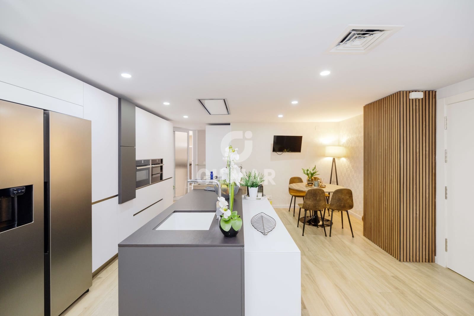 4 slaapkamer Flat te koop in Malaga stad met zwembad garage - € 1.390.000 (Ref: 10021402)