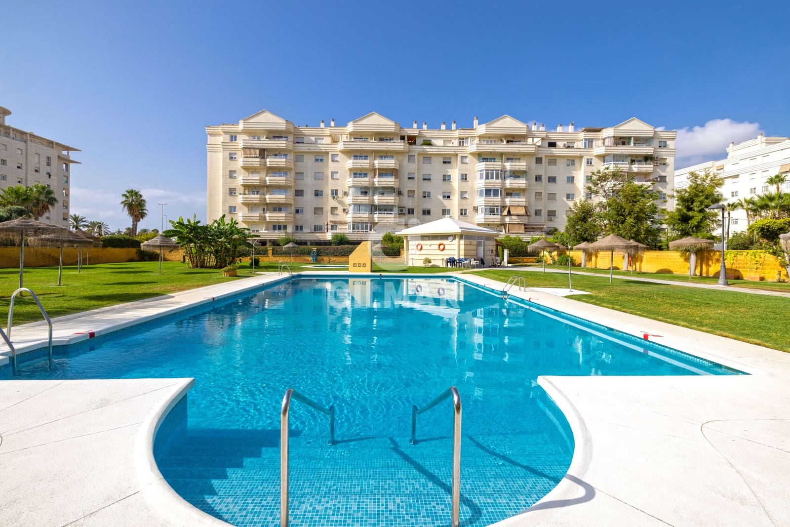 4 slaapkamer Flat te koop in Malaga stad met zwembad garage - € 1.390.000 (Ref: 10021402)