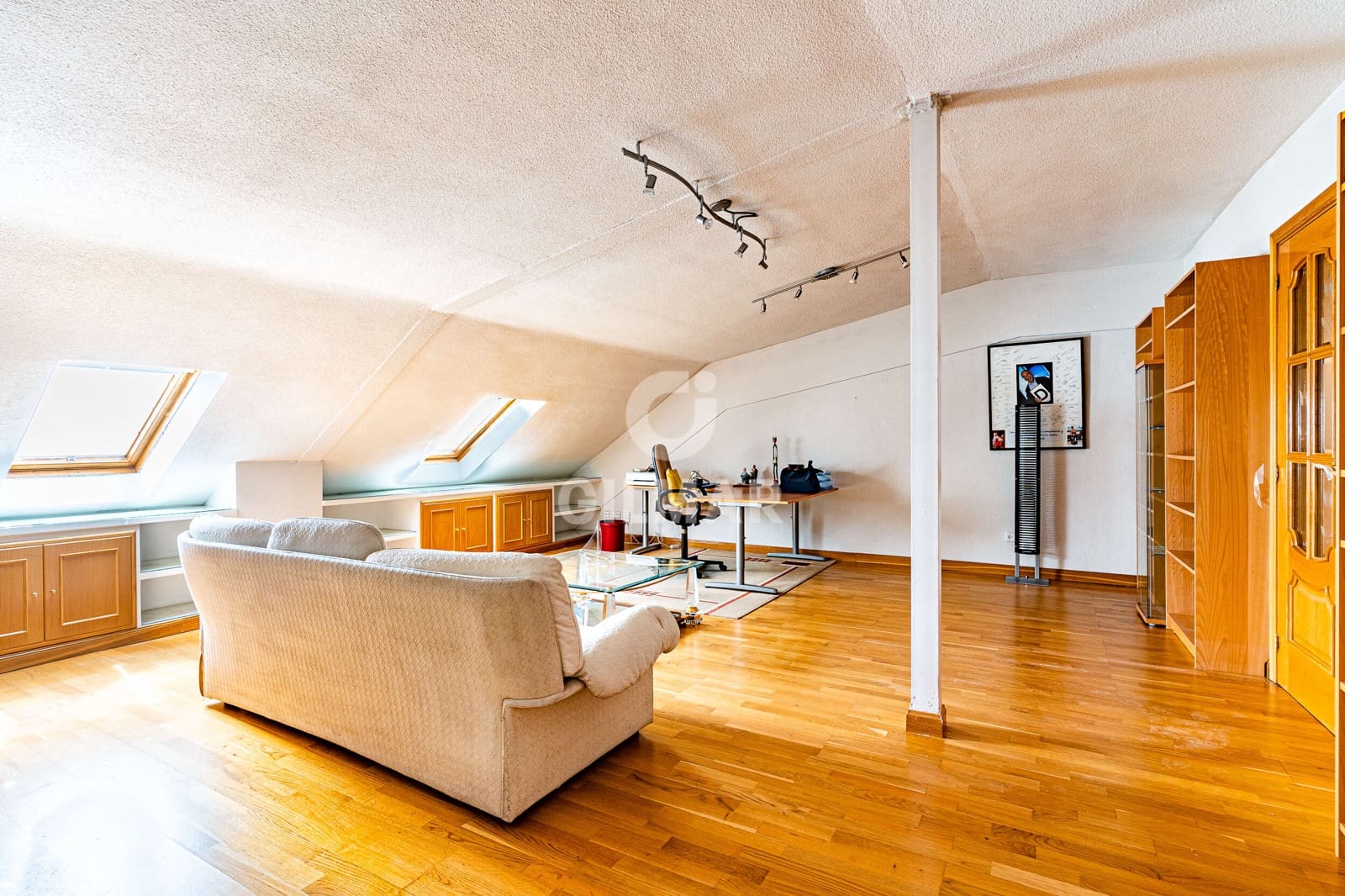 6 bedroom Terraced Villa for sale in Madrid city with pool garage - € 1,395,000 (Ref: 10021665)