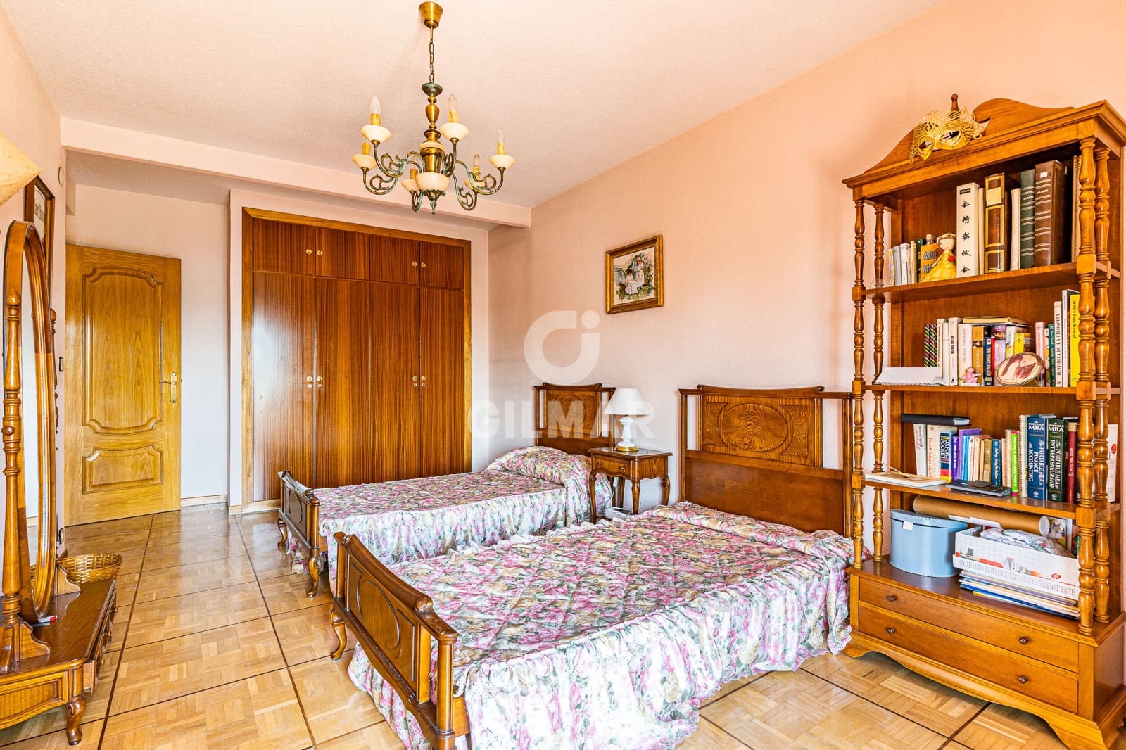 6 bedroom Terraced Villa for sale in Madrid city with pool garage - € 1,395,000 (Ref: 10021665)