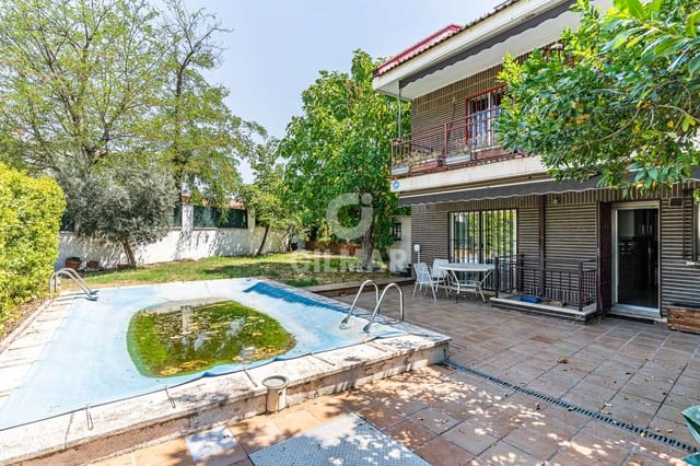 6 bedroom Terraced Villa for sale in Peñagrande, Madrid city - € 1,395,000 (Ref: 10021665)