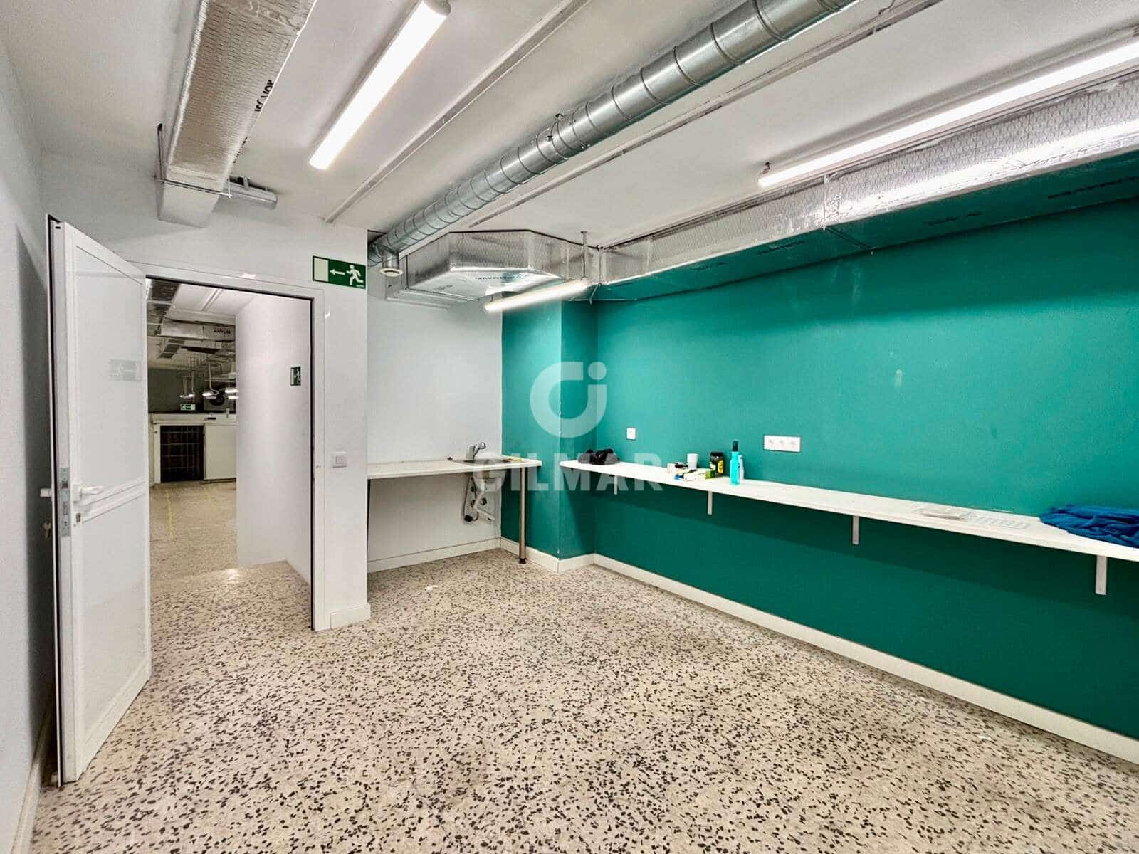 Commercial for sale in Santa Cruz de Tenerife - € 1,003,600 (Ref: 10023372)