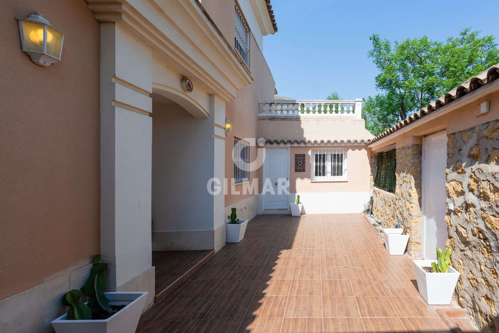 7 quarto Moradia para venda em Montequinto com piscina garagem - 850 000 € (Ref: 10023373)