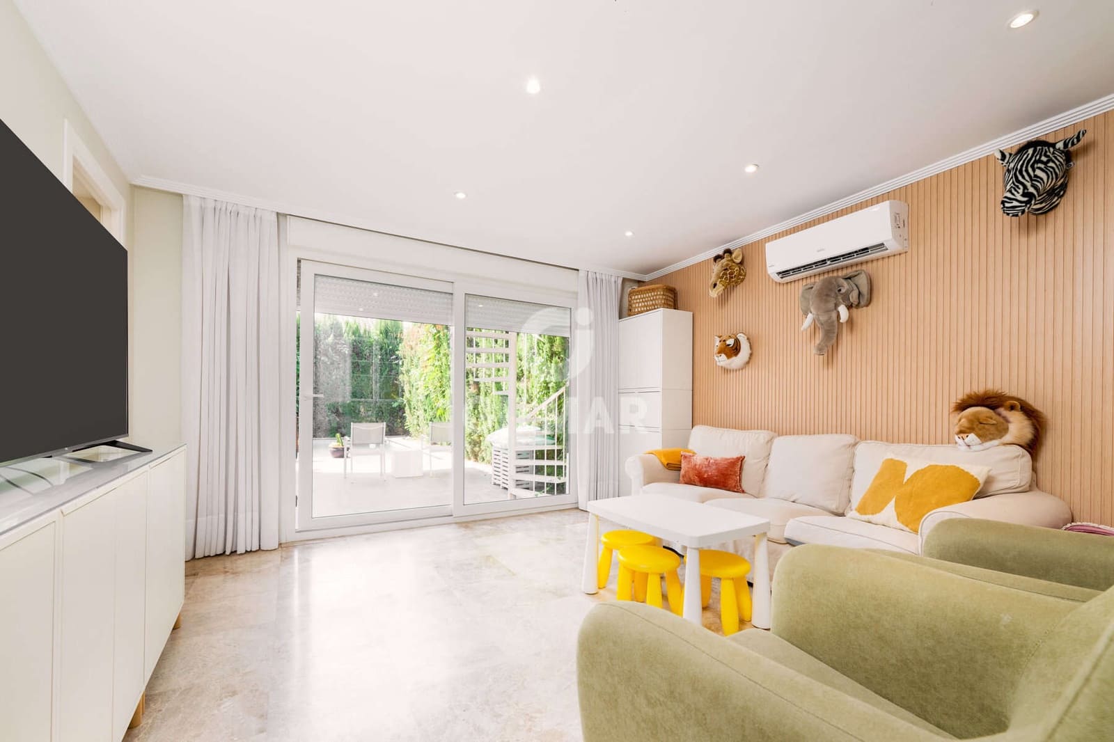 7 quarto Moradia para venda em Montequinto com piscina garagem - 850 000 € (Ref: 10023373)