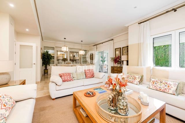 7 camera da letto Villa in vendita in Montequinto, Dos Hermanas con piscina garage - 850.000 € (Rif: 10023373)