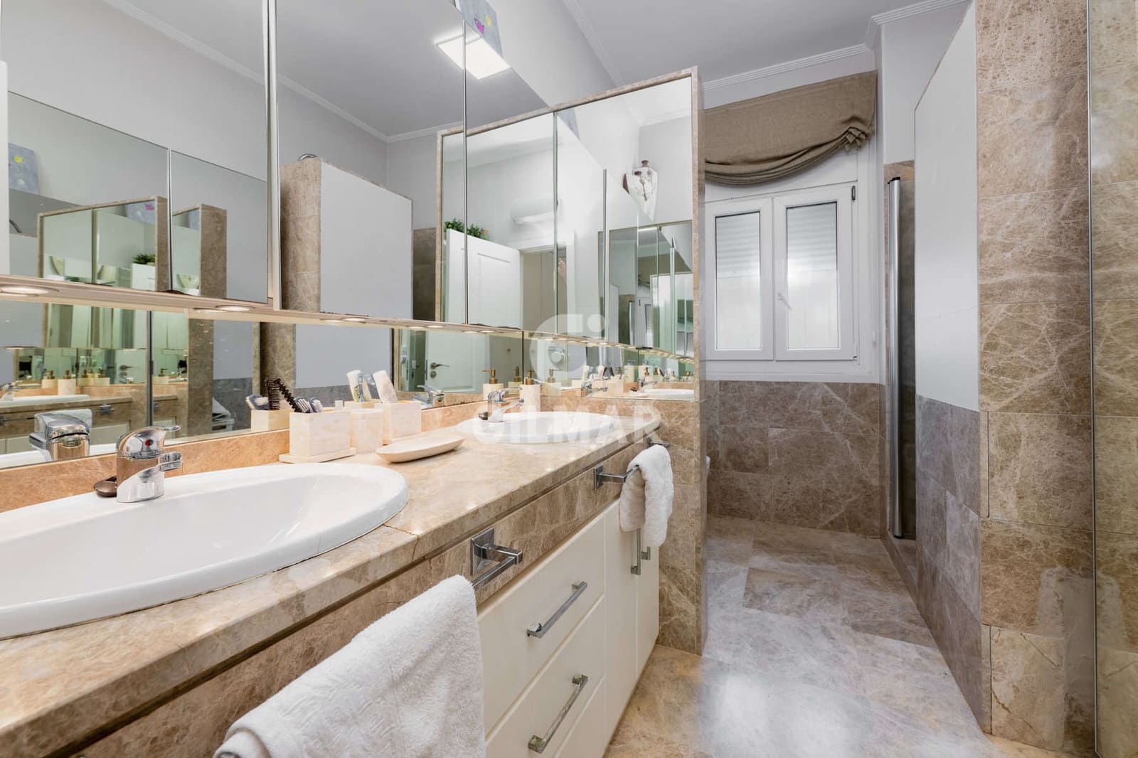 7 quarto Moradia para venda em Montequinto com piscina garagem - 850 000 € (Ref: 10023373)