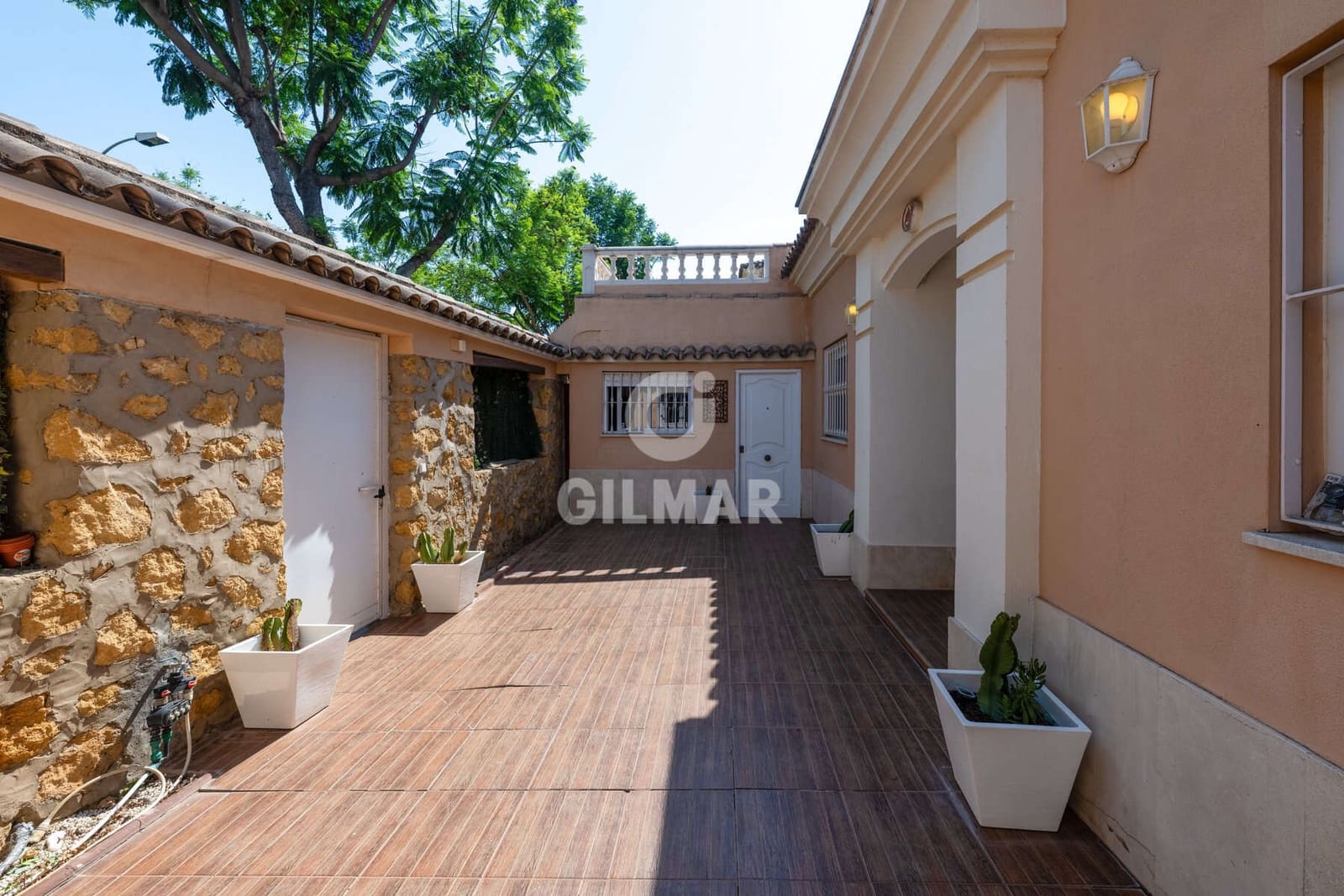 7 quarto Moradia para venda em Montequinto com piscina garagem - 850 000 € (Ref: 10023373)