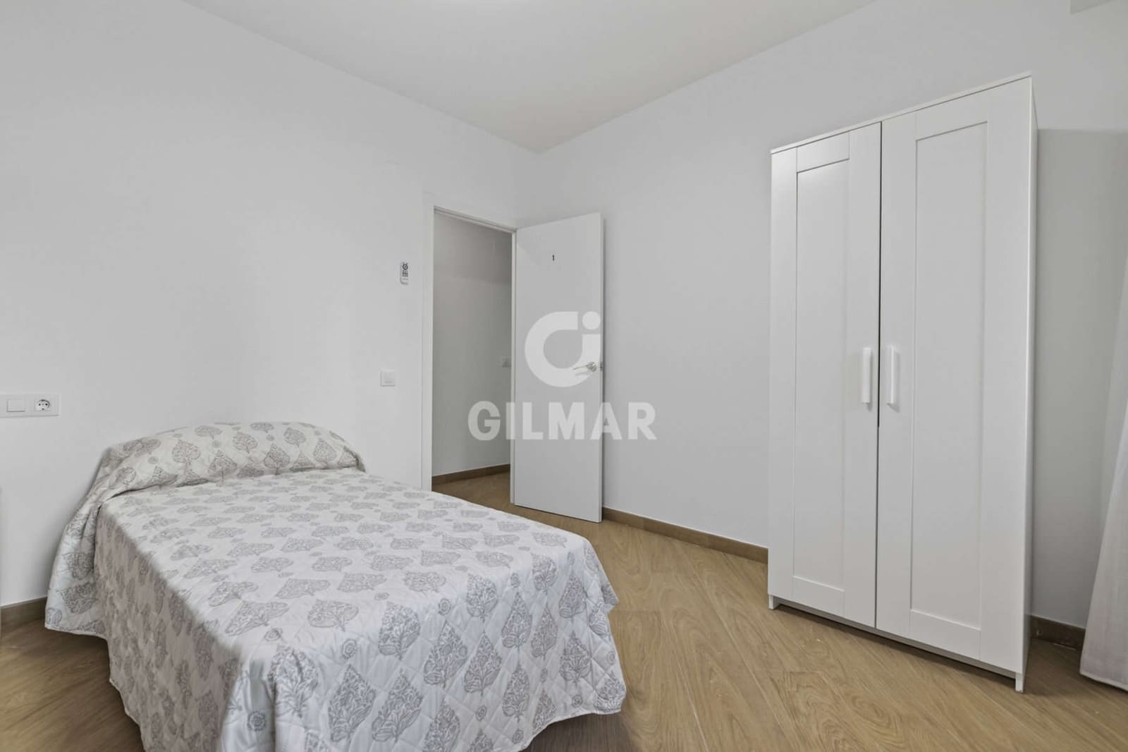 6 makuuhuone Asunto myytävänä paikassa Sevilla kaupunki mukana 
autotalli - 618 000 € (Ref: 10023377)