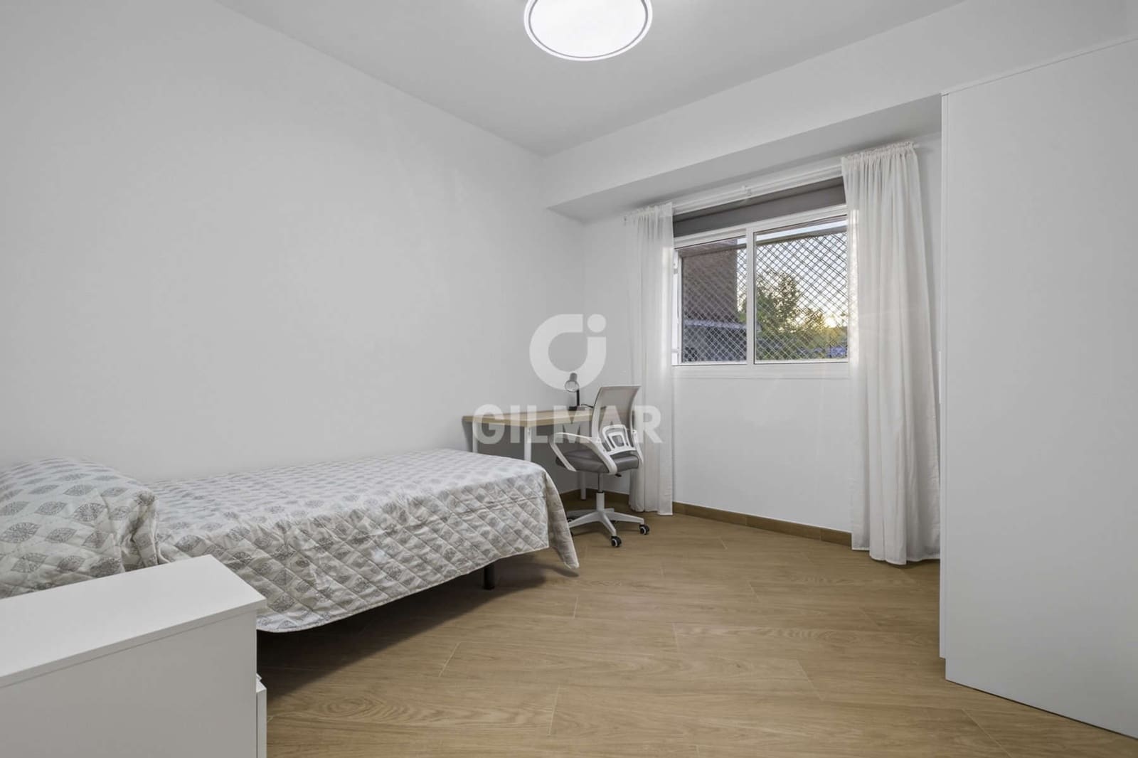 6 makuuhuone Asunto myytävänä paikassa Sevilla kaupunki mukana 
autotalli - 618 000 € (Ref: 10023377)