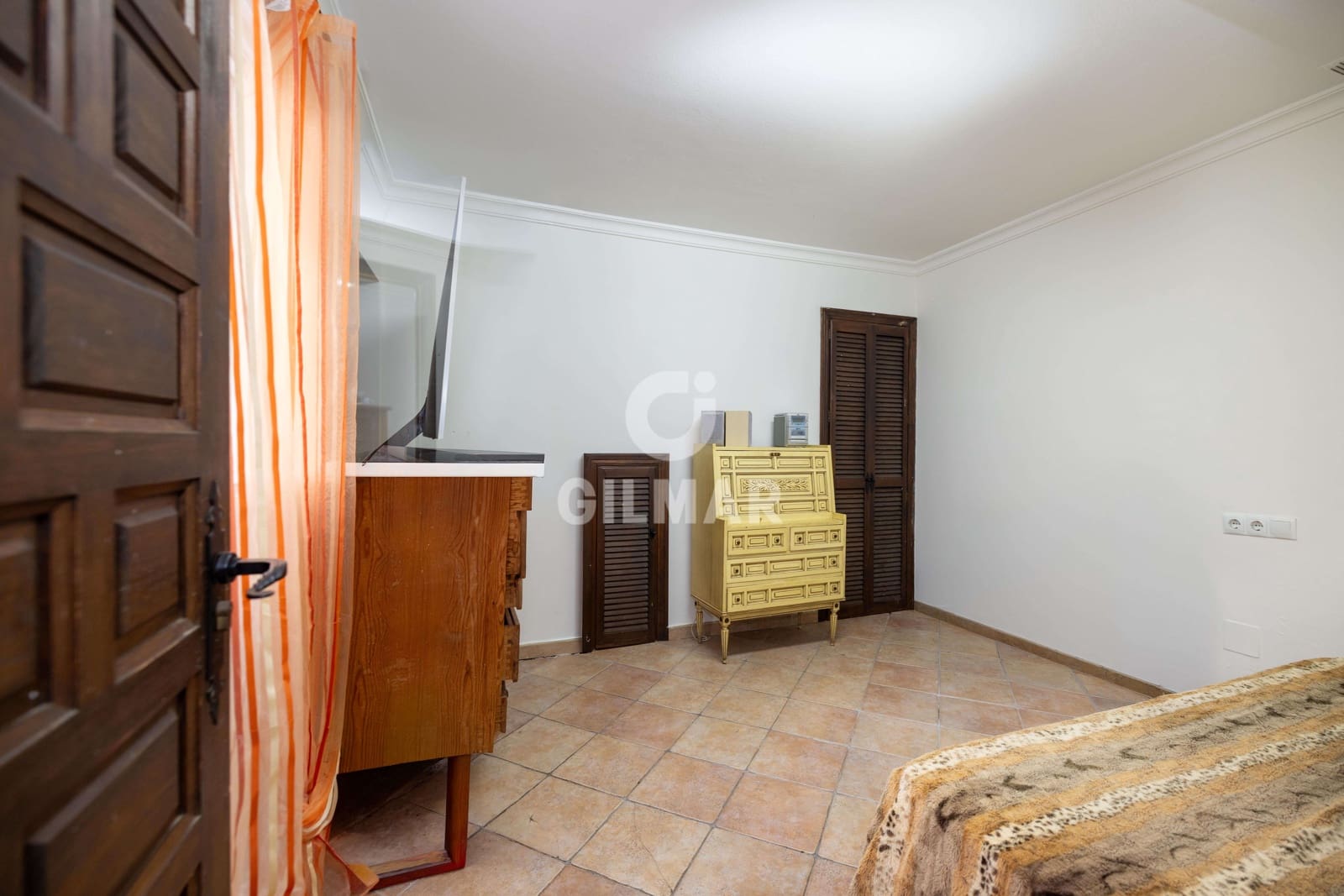 Pareado de 6 habitaciones en Marbella en venta - 550.000 € (Ref: 10024920)