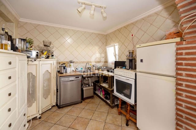6 bedroom Semi-detached Villa for sale in Divina Pastora, Marbella - € 550,000 (Ref: 10024920)