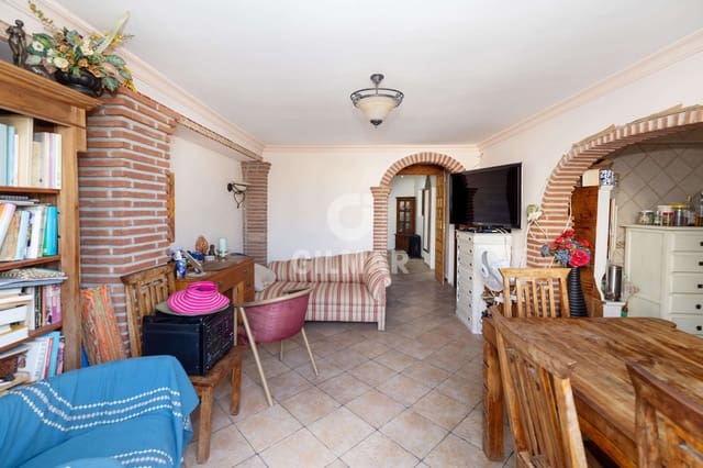 6 bedroom Semi-detached Villa for sale in Divina Pastora, Marbella - € 550,000 (Ref: 10024920)