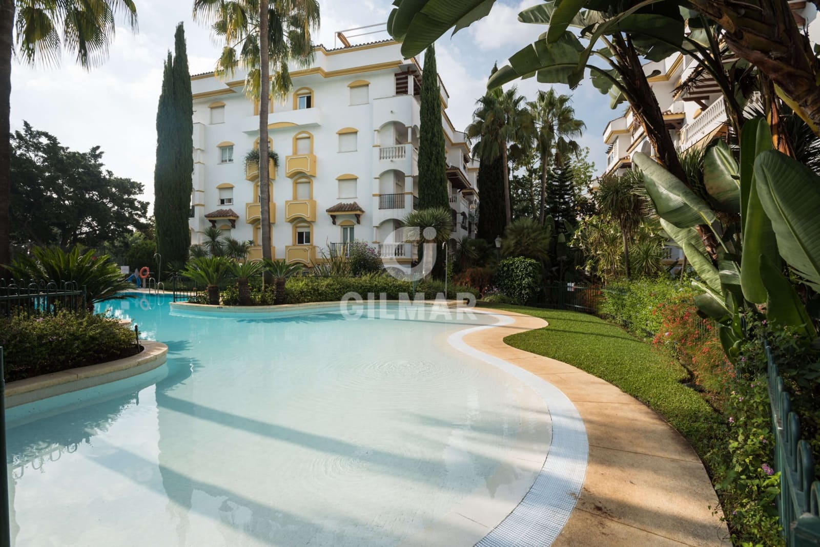 2 slaapkamer Penthouse te koop in Marbella met zwembad garage - € 590.000 (Ref: 10026200)