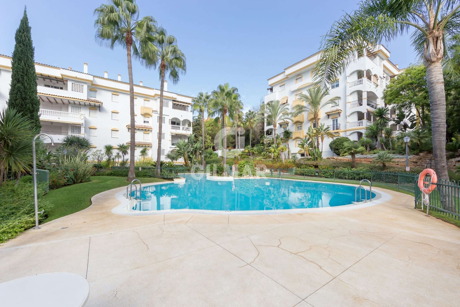 2 slaapkamer Penthouse te koop in Marbella met zwembad garage - € 590.000 (Ref: 10026200)