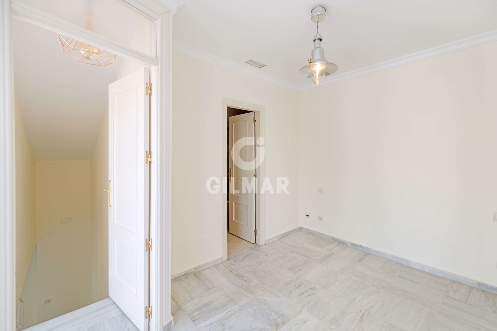 2 slaapkamer Penthouse te koop in Marbella met zwembad garage - € 590.000 (Ref: 10026200)