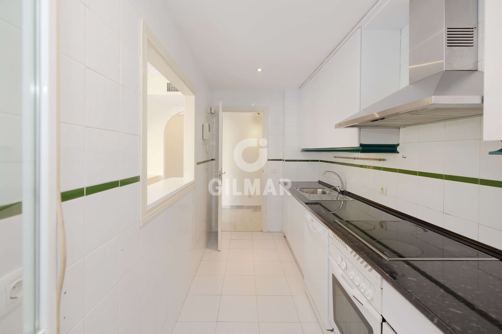 2 slaapkamer Penthouse te koop in Marbella met zwembad garage - € 590.000 (Ref: 10026200)