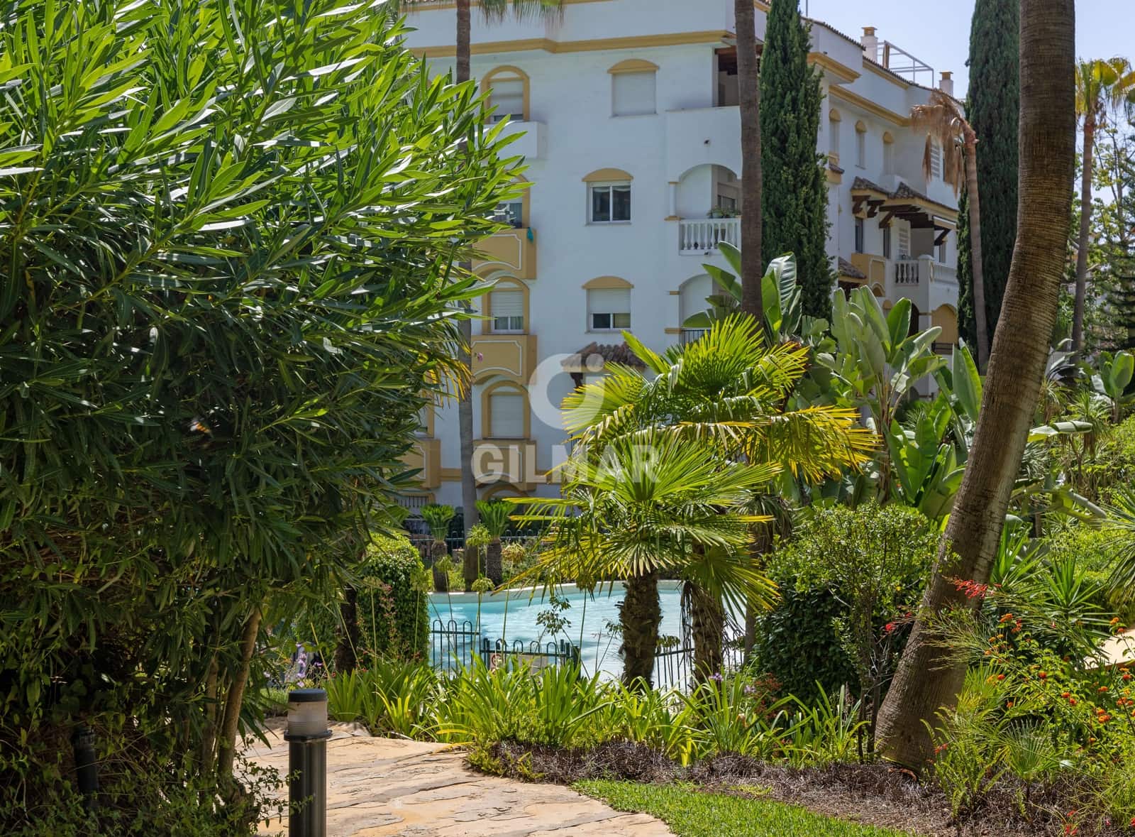 2 slaapkamer Penthouse te koop in Marbella met zwembad garage - € 590.000 (Ref: 10026200)
