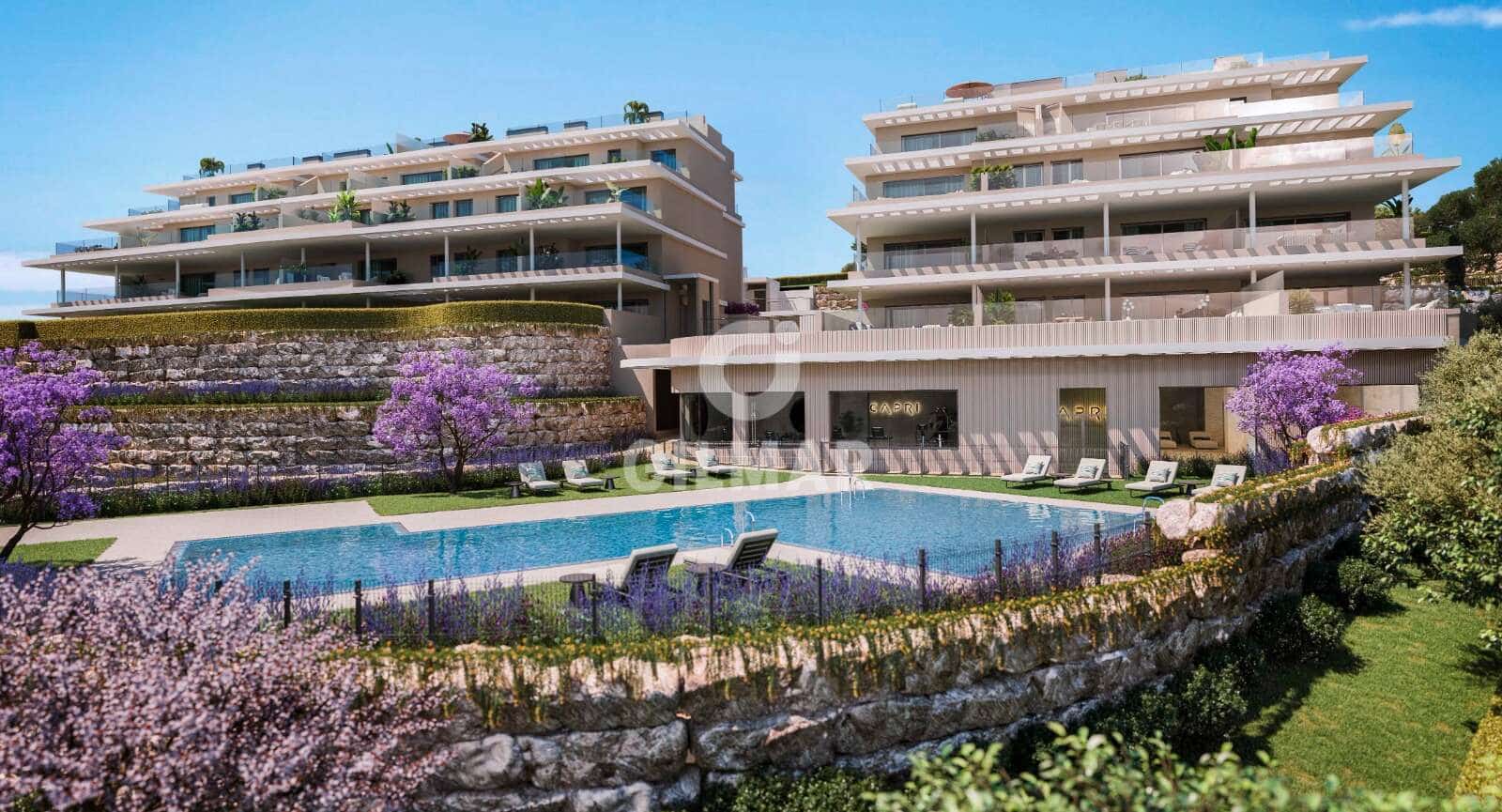 Piso de 2 habitaciones en Estepona en venta con piscina garaje - 449.000 € (Ref: 10026279)