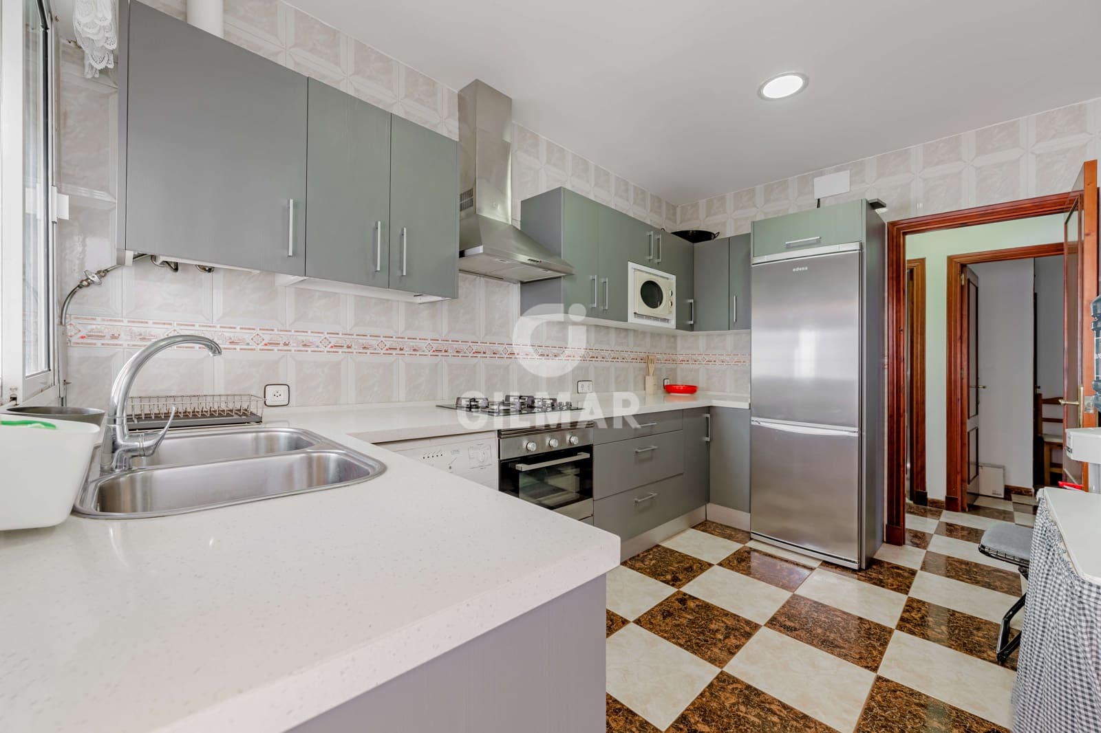 3 bedroom Villa for sale in Chiclana de la Frontera with pool - € 390,000 (Ref: 10026582)