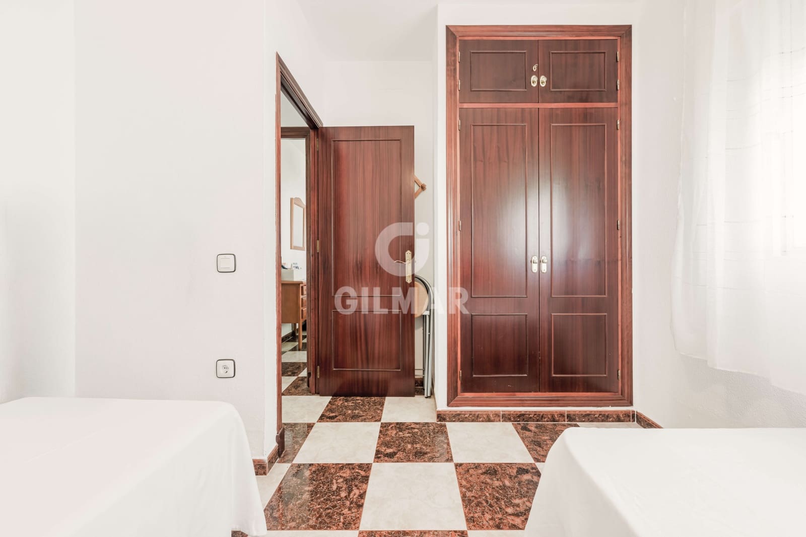 3 bedroom Villa for sale in Chiclana de la Frontera with pool - € 390,000 (Ref: 10026582)