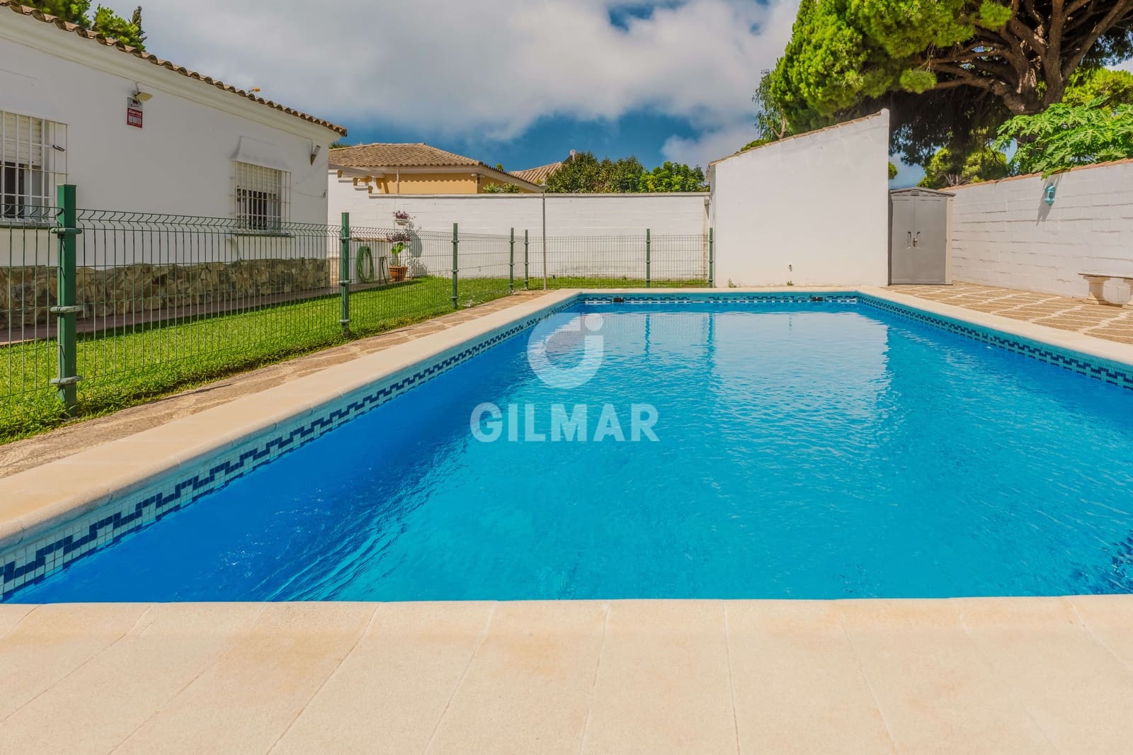 3 bedroom Villa for sale in Chiclana de la Frontera with pool - € 390,000 (Ref: 10026582)
