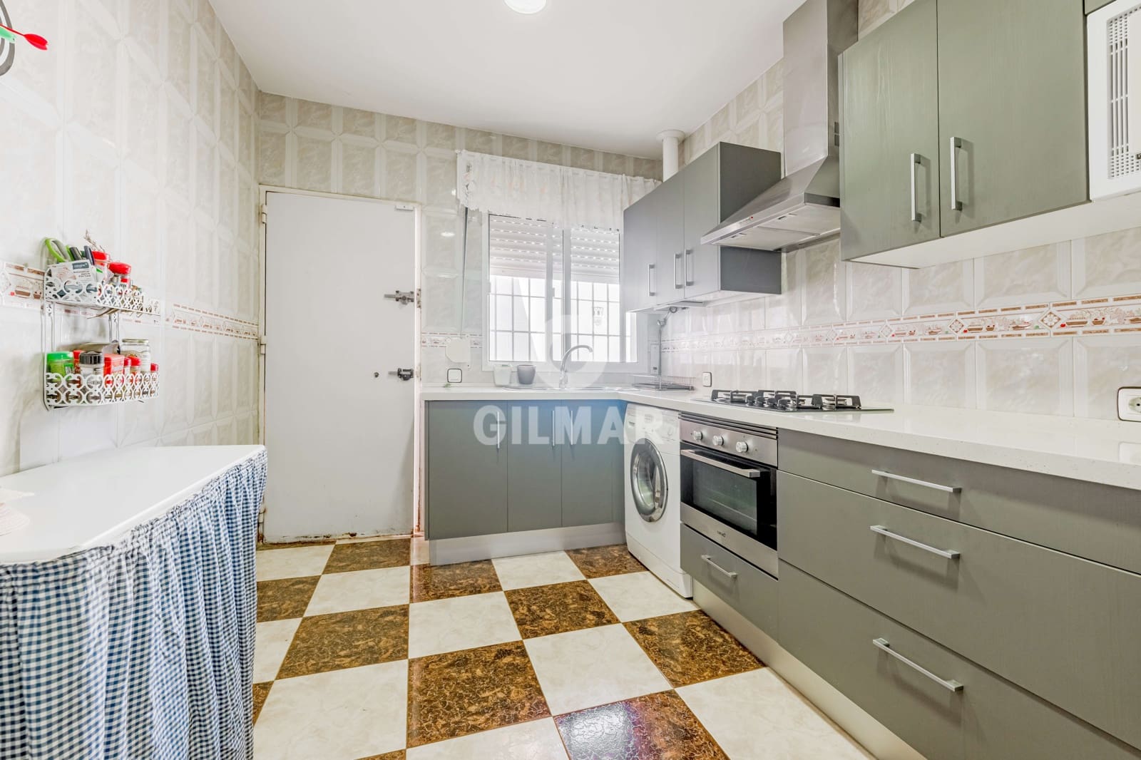 3 bedroom Villa for sale in Chiclana de la Frontera with pool - € 390,000 (Ref: 10026582)