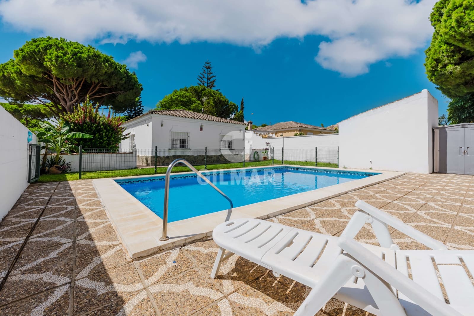 3 bedroom Villa for sale in Chiclana de la Frontera with pool - € 390,000 (Ref: 10026582)