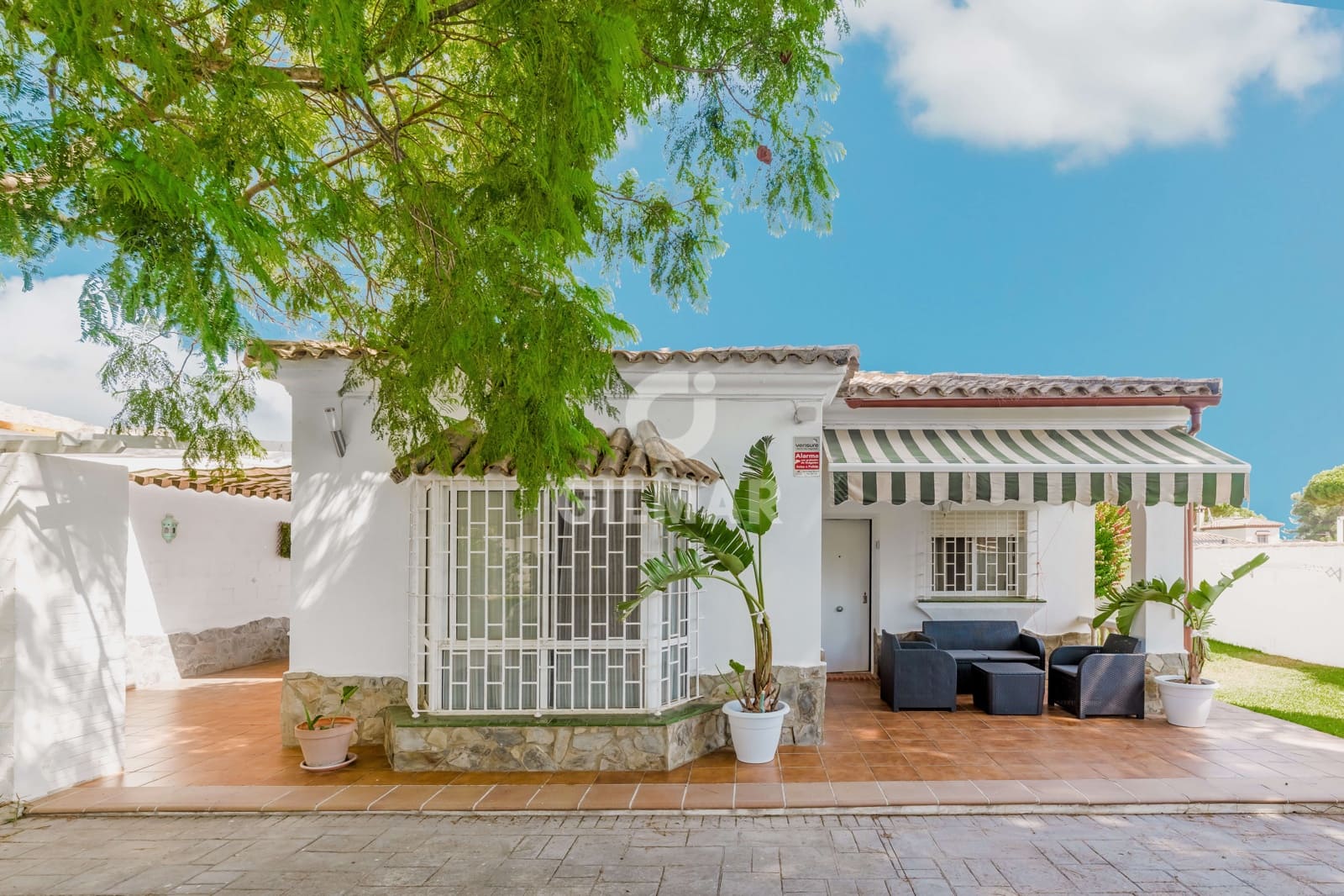 3 bedroom Villa for sale in Chiclana de la Frontera with pool - € 390,000 (Ref: 10026582)