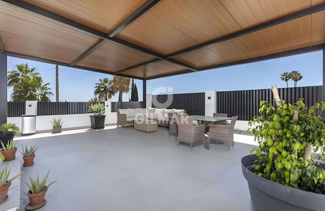 6 quarto Moradia para venda em Nueva Atalaya, Estepona com piscina garagem - 2 195 000 € (Ref: 10027566)