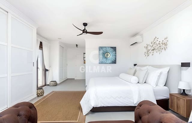 6 quarto Moradia para venda em Nueva Atalaya, Estepona com piscina garagem - 2 195 000 € (Ref: 10027566)