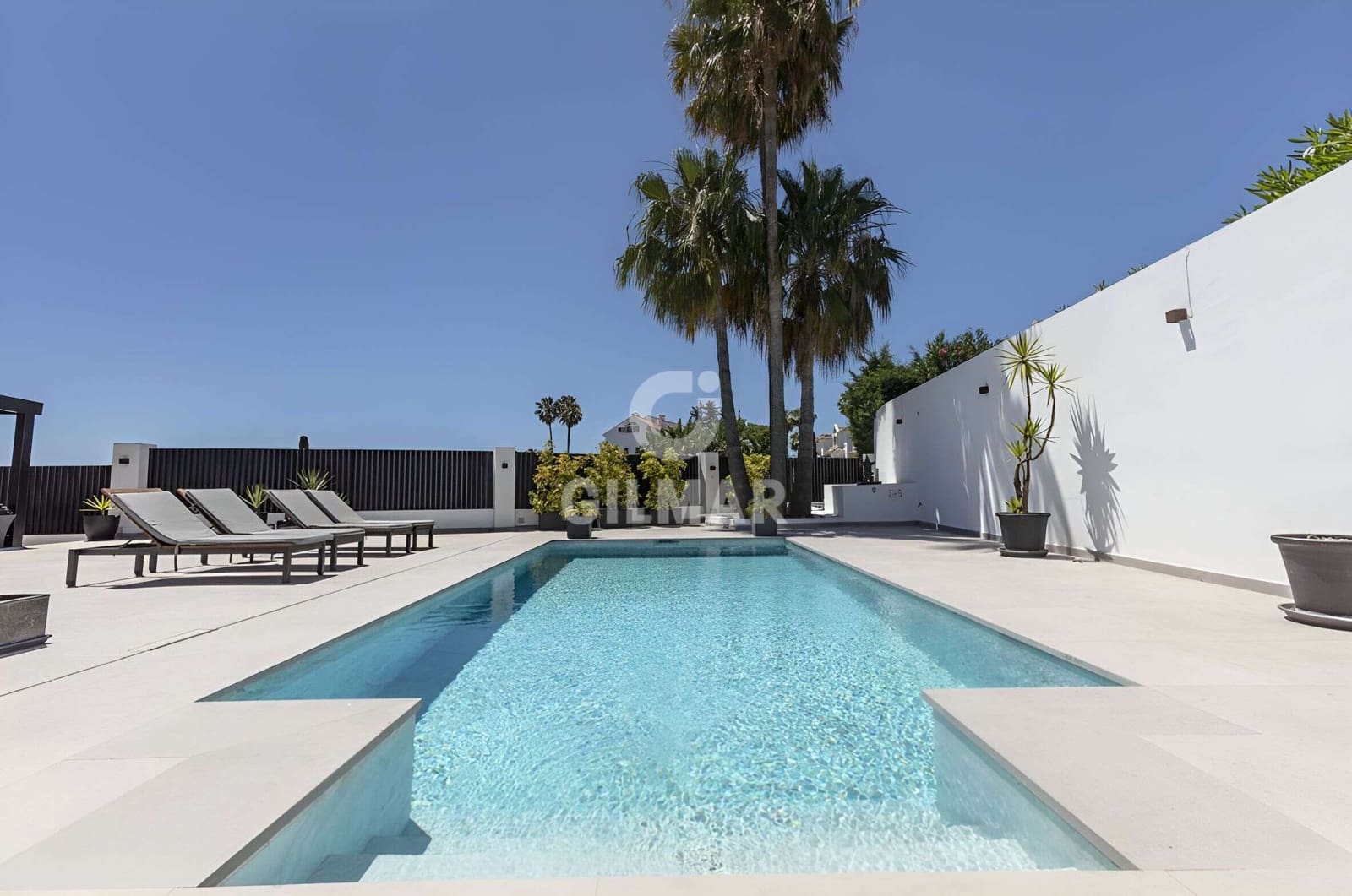 6 quarto Moradia para venda em Estepona com piscina garagem - 2 195 000 € (Ref: 10027566)