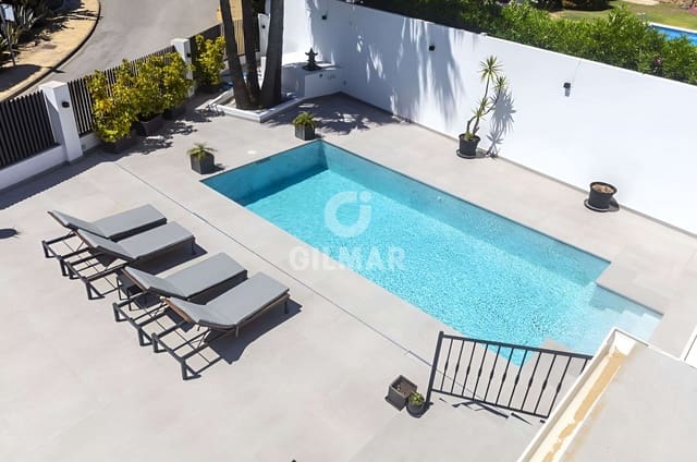 6 quarto Moradia para venda em Nueva Atalaya, Estepona com piscina garagem - 2 195 000 € (Ref: 10027566)