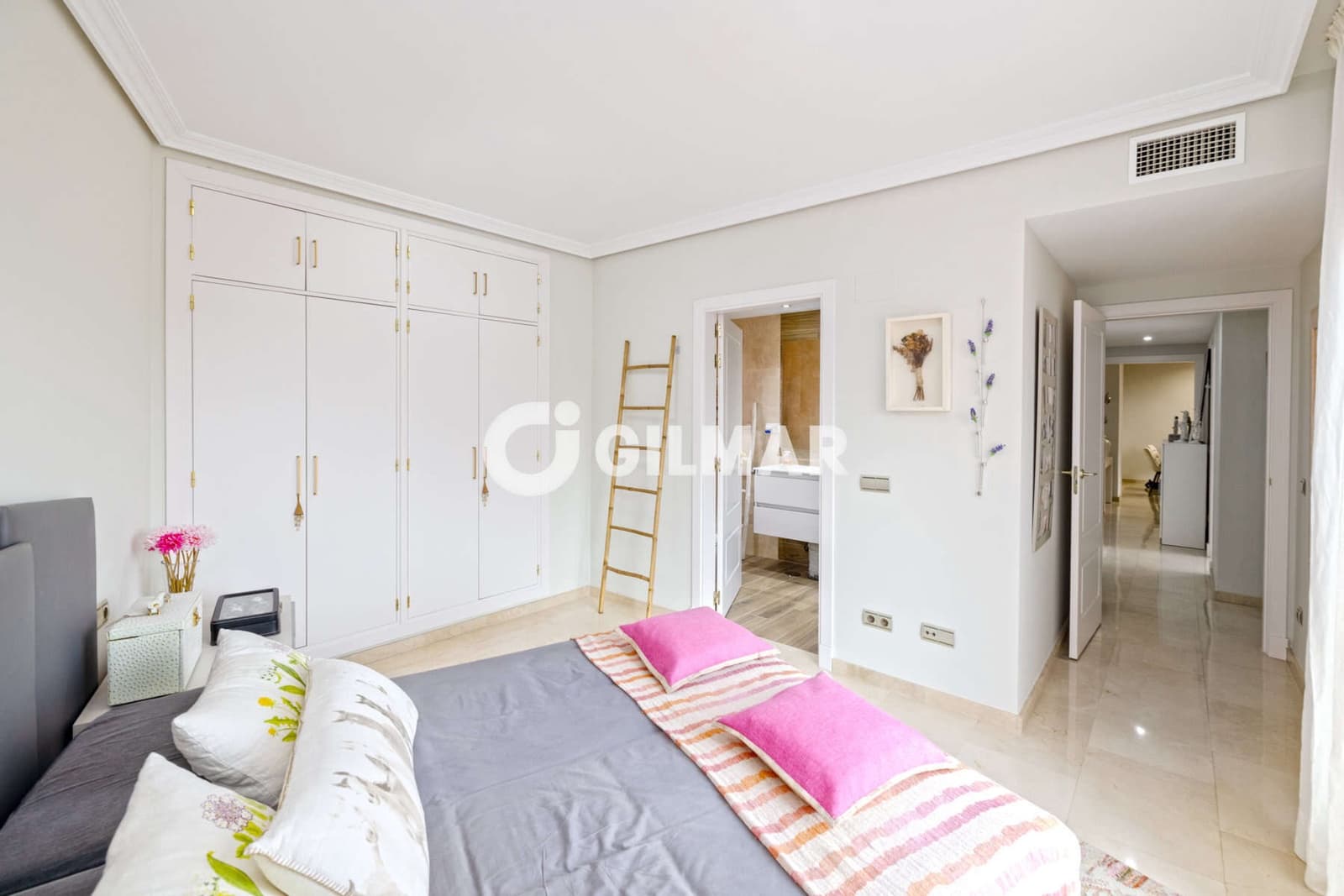 2 soverom Penthouse til salgs i Bahia de Casares med svømmebasseng garasje - € 460 000 (Ref: 10027577)