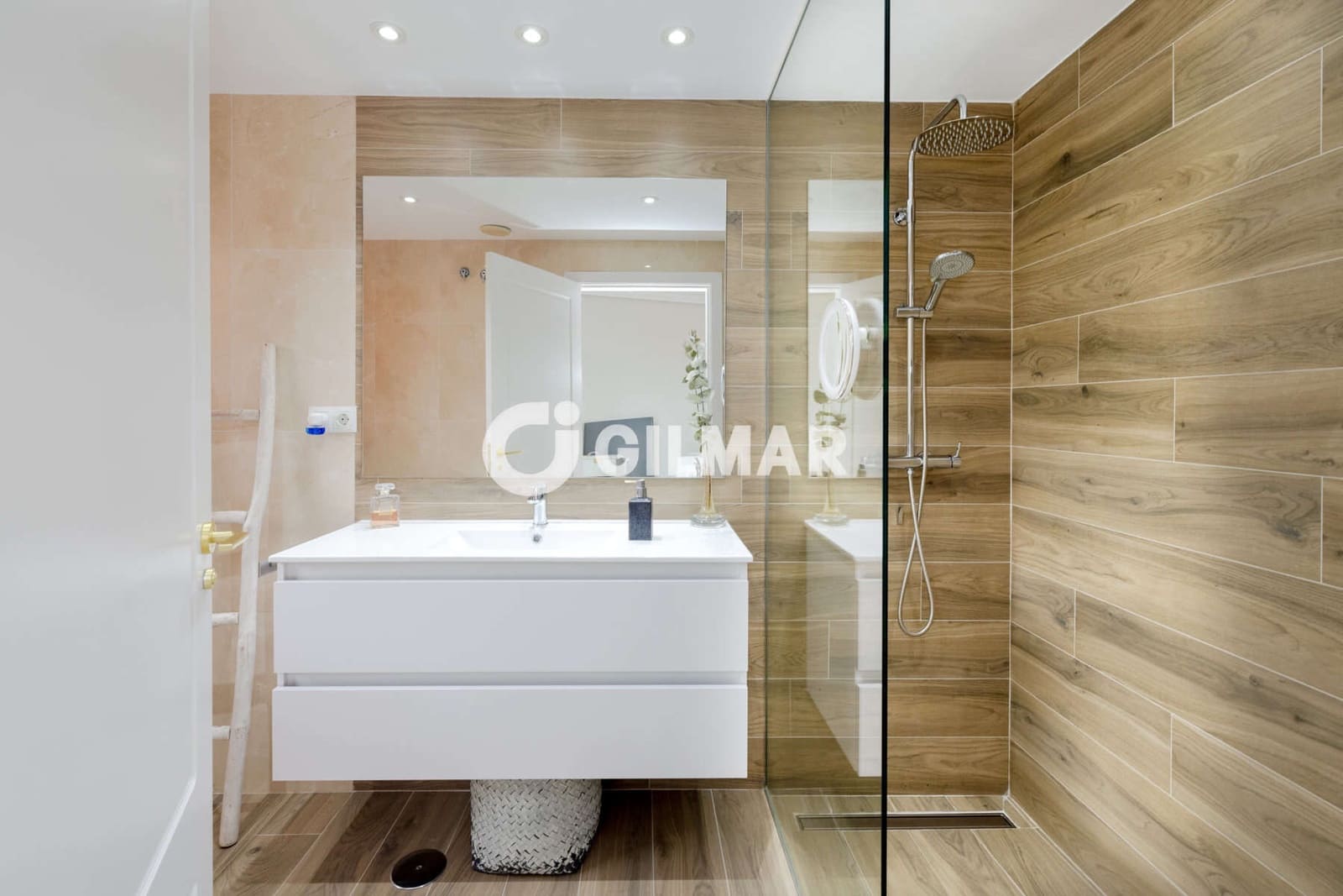 2 soverom Penthouse til salgs i Bahia de Casares med svømmebasseng garasje - € 460 000 (Ref: 10027577)