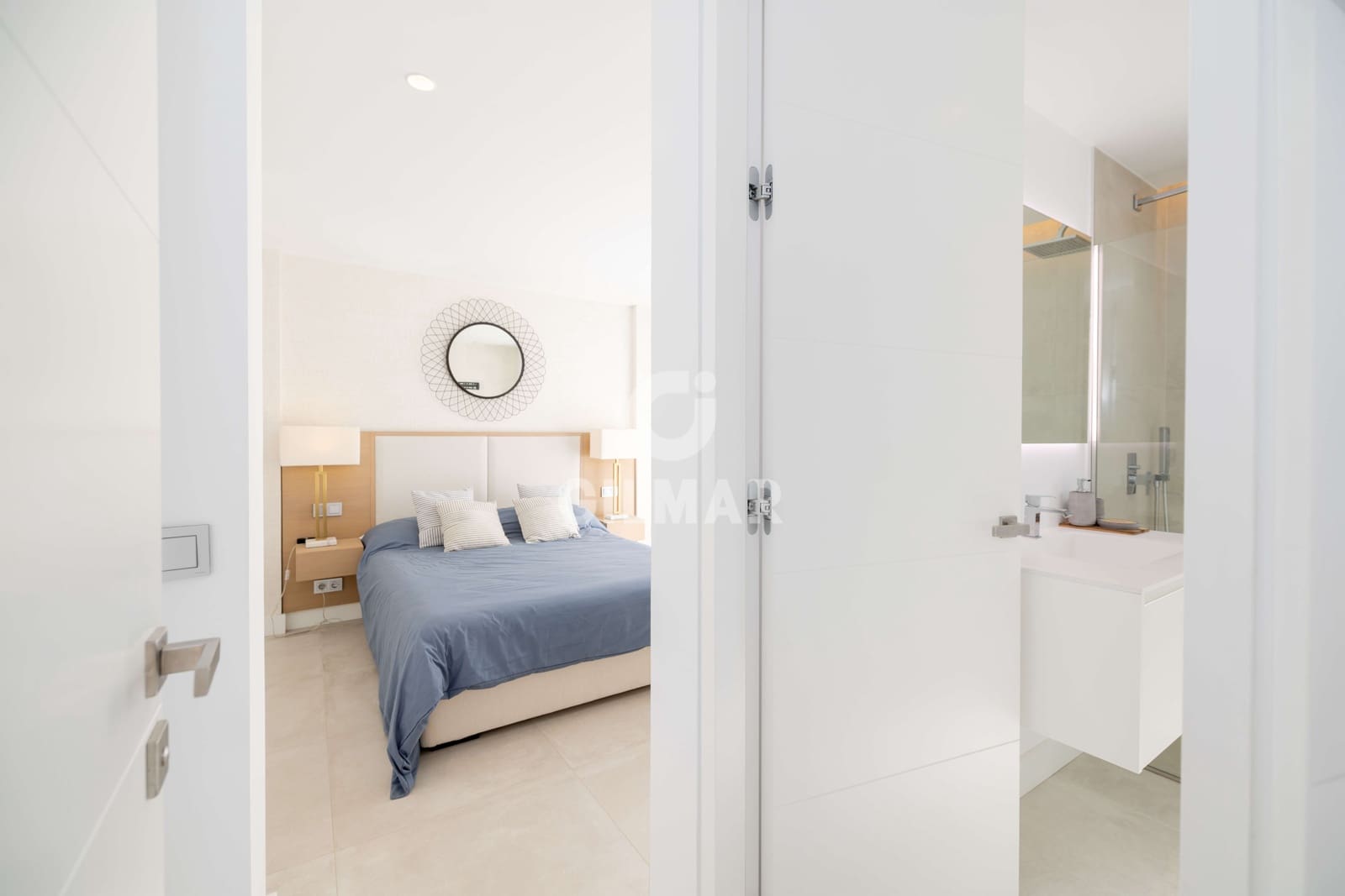 5 sypialnia Willa na sprzedaż w Nueva Andalucia z basenem garażem - 2 990 000 € (Ref: 10030921)