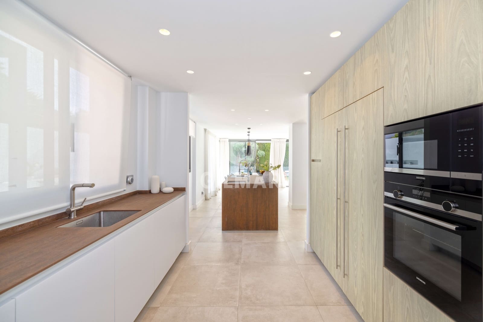 5 sypialnia Willa na sprzedaż w Nueva Andalucia z basenem garażem - 2 990 000 € (Ref: 10030921)