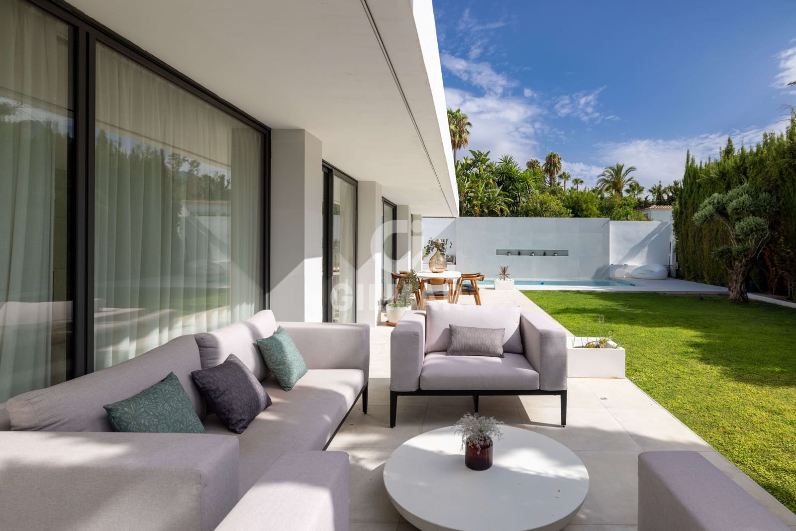 5 sypialnia Willa na sprzedaż w Nueva Andalucia z basenem garażem - 2 990 000 € (Ref: 10030921)