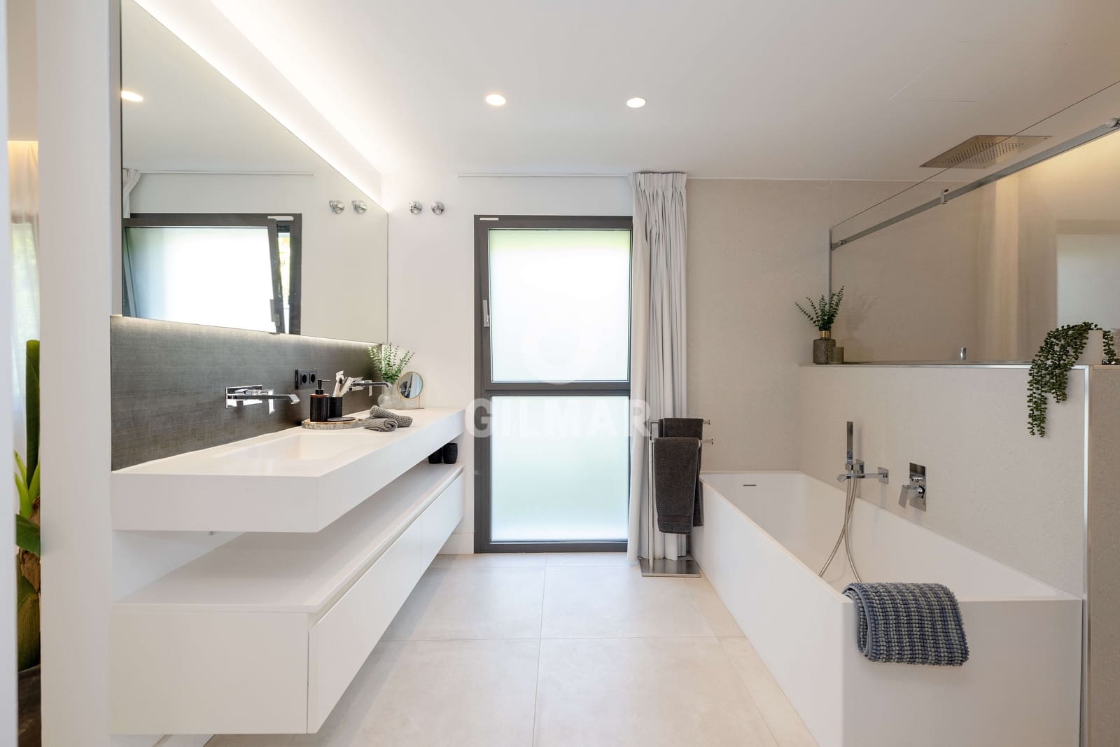 5 sypialnia Willa na sprzedaż w Nueva Andalucia z basenem garażem - 2 990 000 € (Ref: 10030921)