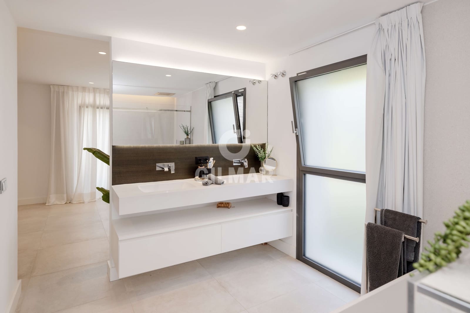 5 sypialnia Willa na sprzedaż w Nueva Andalucia z basenem garażem - 2 990 000 € (Ref: 10030921)