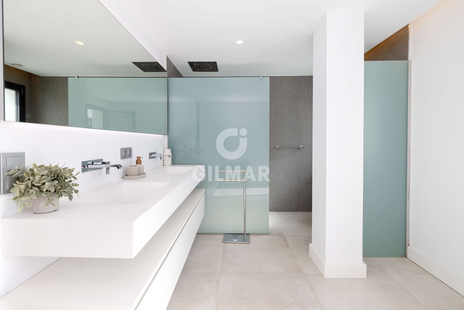 5 sypialnia Willa na sprzedaż w Nueva Andalucia z basenem garażem - 2 990 000 € (Ref: 10030921)