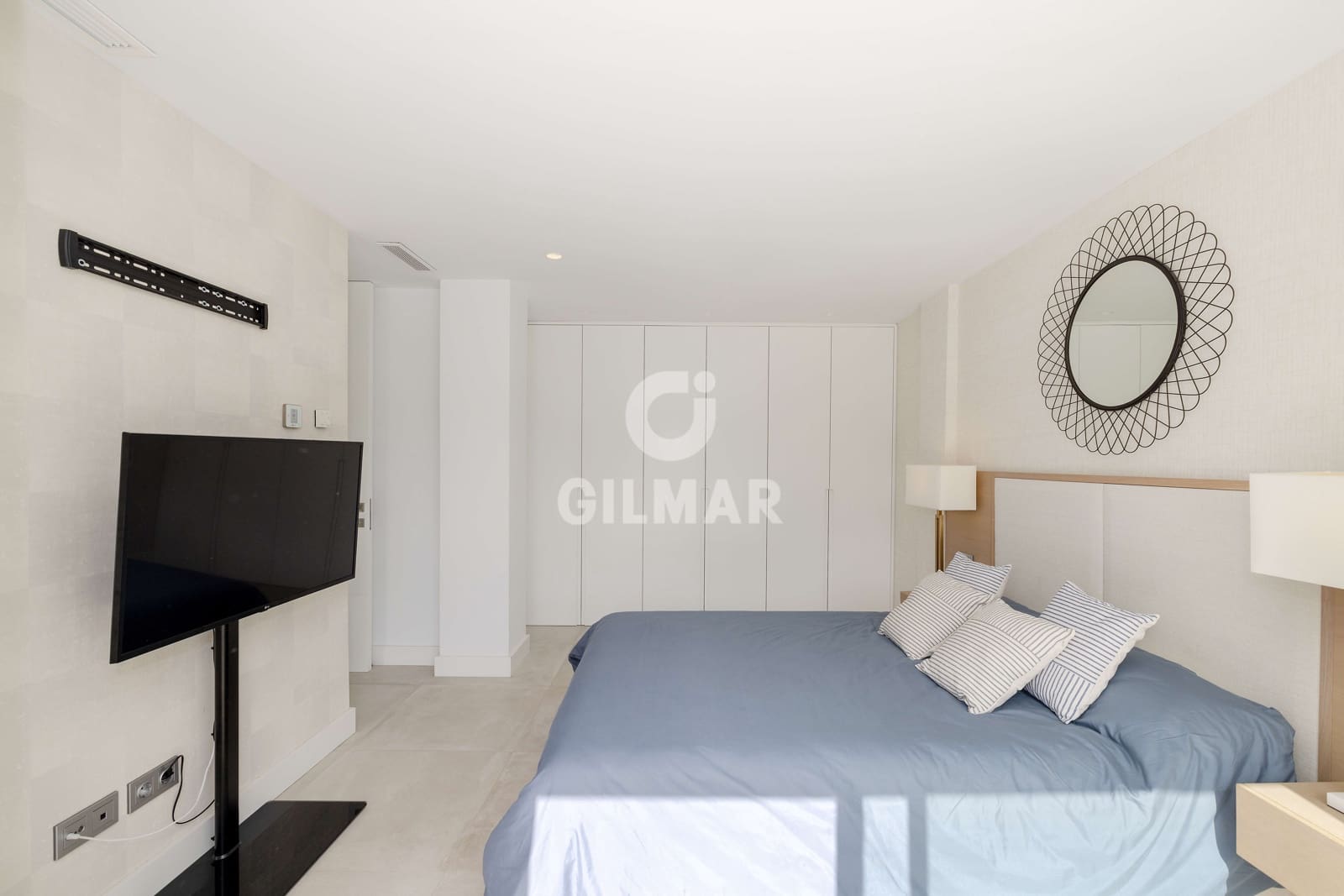 5 sypialnia Willa na sprzedaż w Nueva Andalucia z basenem garażem - 2 990 000 € (Ref: 10030921)