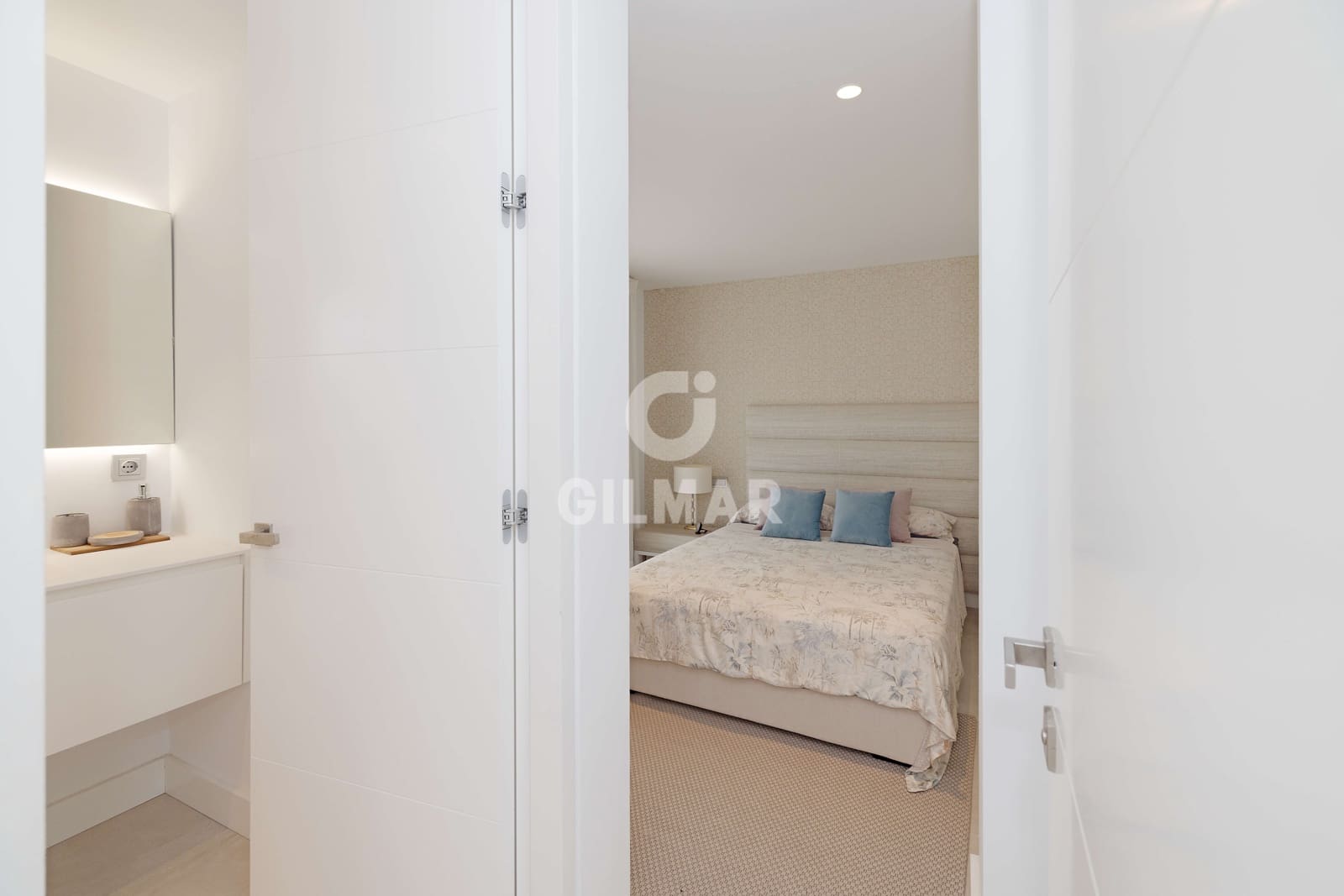 5 sypialnia Willa na sprzedaż w Nueva Andalucia z basenem garażem - 2 990 000 € (Ref: 10030921)