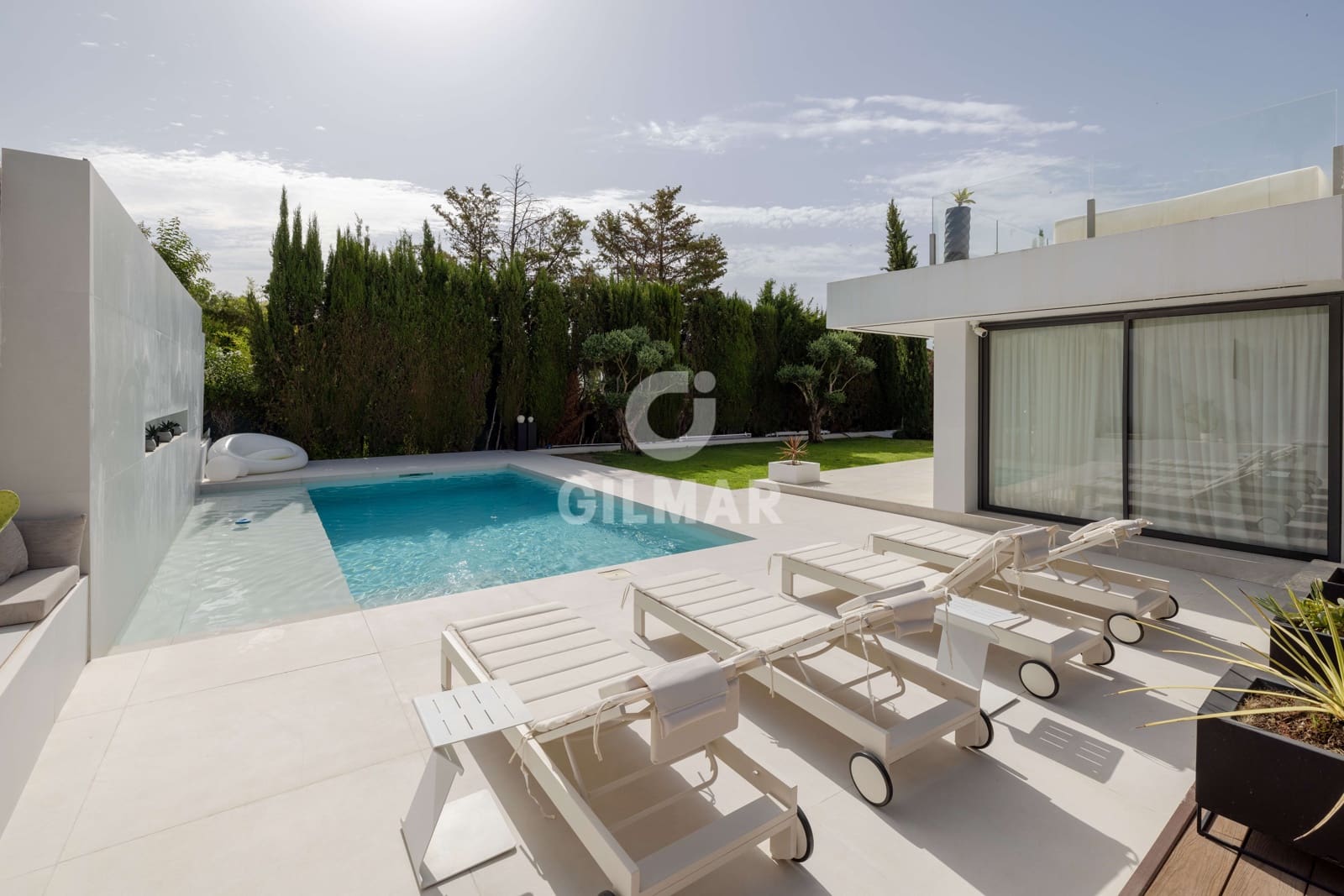 5 sypialnia Willa na sprzedaż w Nueva Andalucia z basenem garażem - 2 990 000 € (Ref: 10030921)