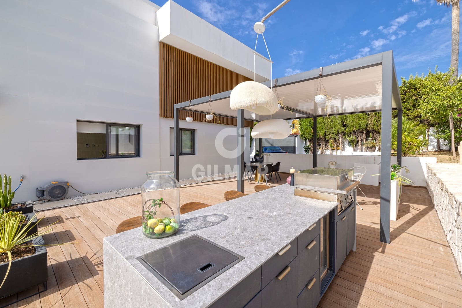 5 sypialnia Willa na sprzedaż w Nueva Andalucia z basenem garażem - 2 990 000 € (Ref: 10030921)