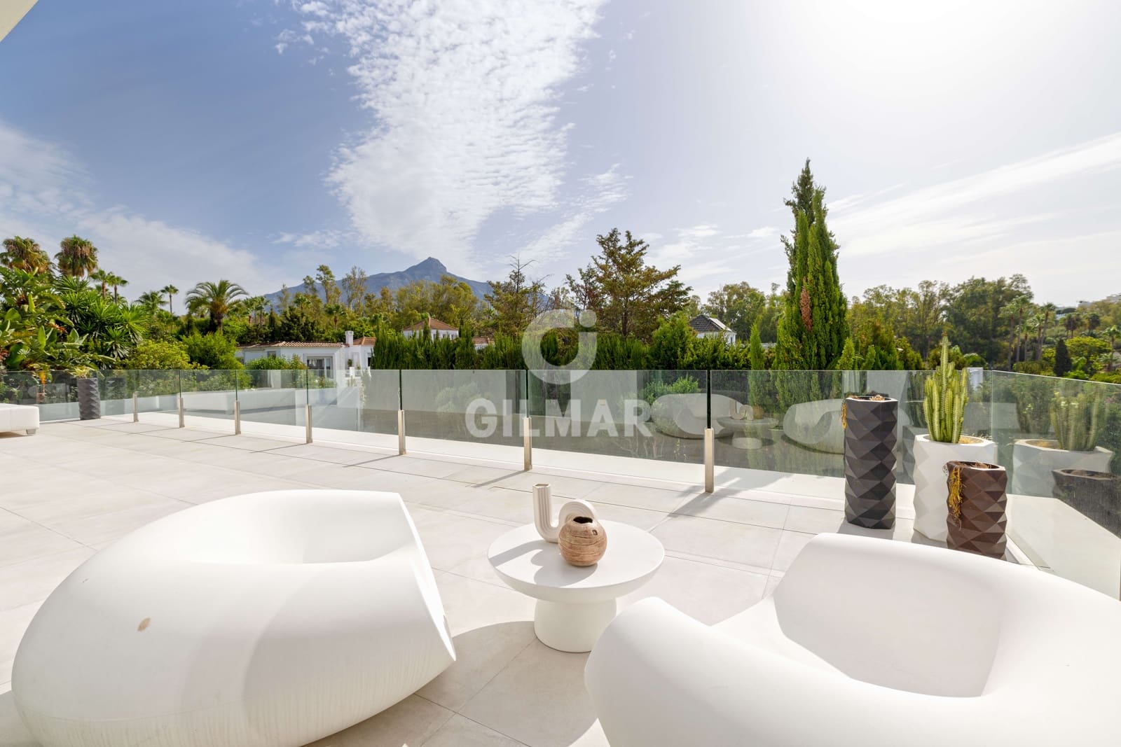 5 sypialnia Willa na sprzedaż w Nueva Andalucia z basenem garażem - 2 990 000 € (Ref: 10030921)