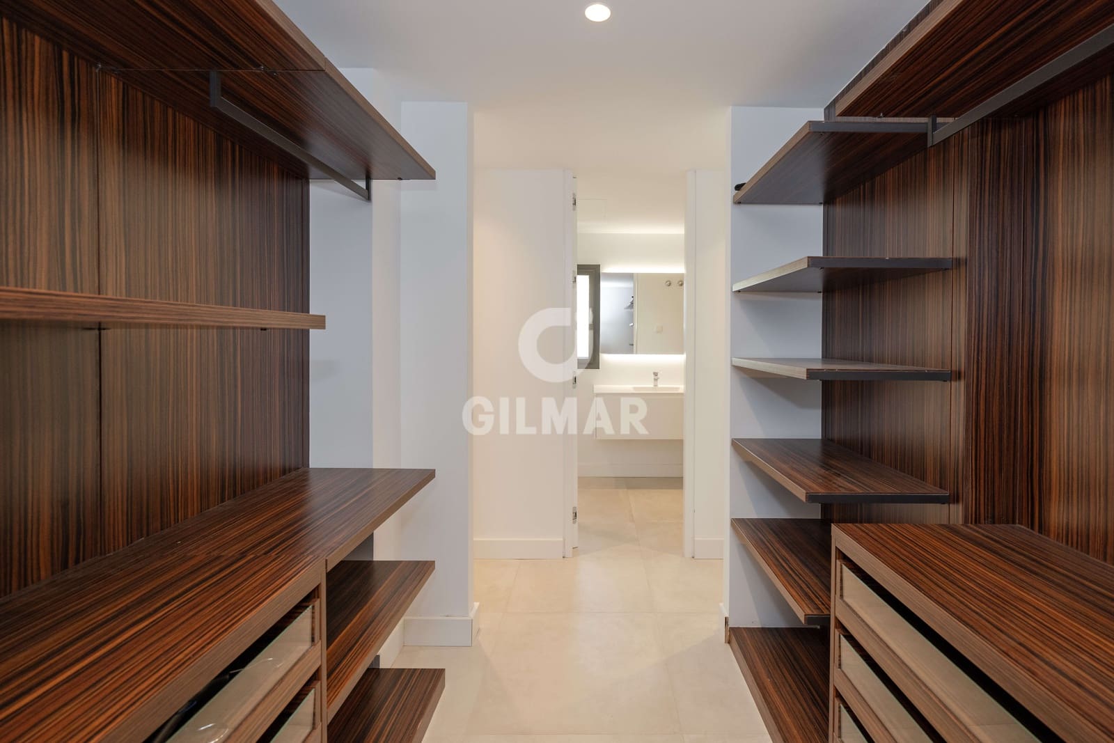 5 sypialnia Willa na sprzedaż w Nueva Andalucia z basenem garażem - 2 990 000 € (Ref: 10030921)